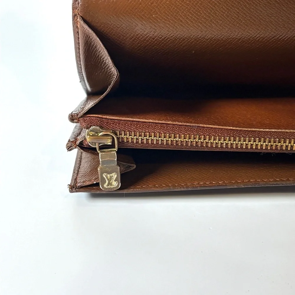Louis Vuitton Sarah Monogram Wallet – Classic Bifold Designer Clutch